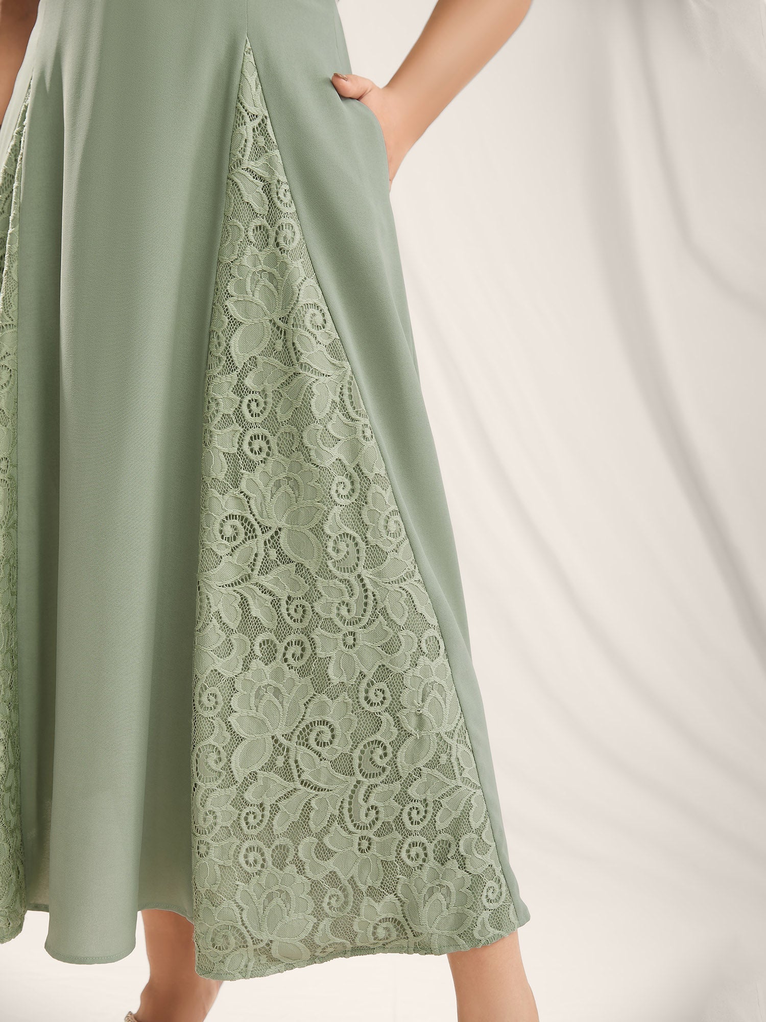 Lace Panel Cinched-Waist Maxi Dress