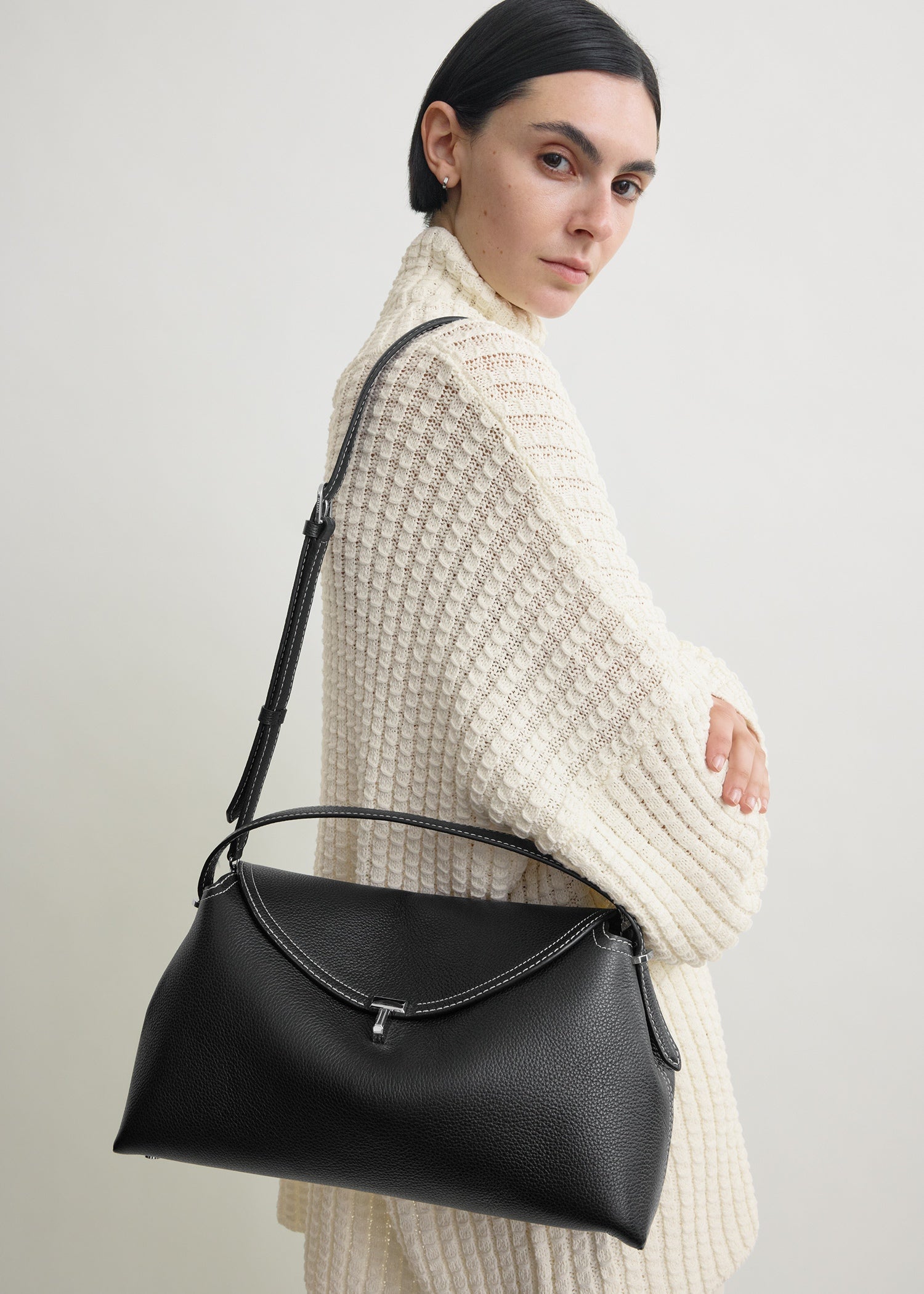 T-lock grained-leather top handle black